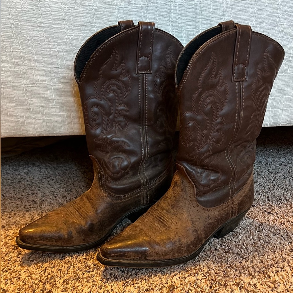 Laredo cowboy boots - women’s size 8